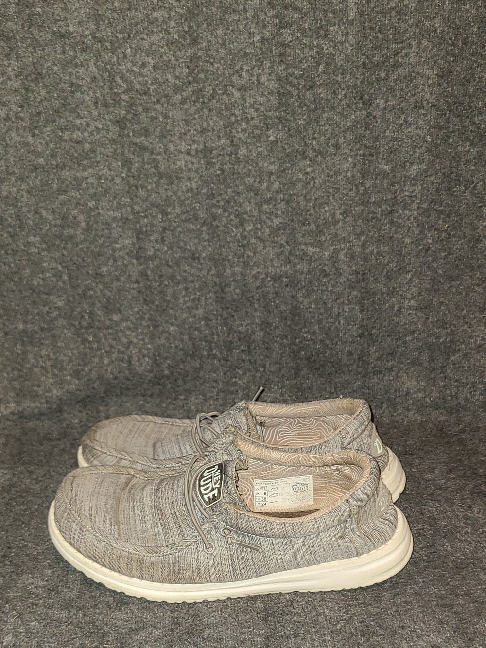 Hey Dude Wally Youth Size 6Y Loafer/Slip-On Shoes Grey